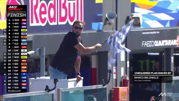 MotoGP, dai canestri alla pista: Marco Belinelli sbandieratore della Sprint di Misano