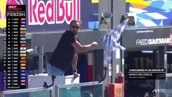 MotoGP, dai canestri alla pista: Marco Belinelli sbandieratore della Sprint di Misano