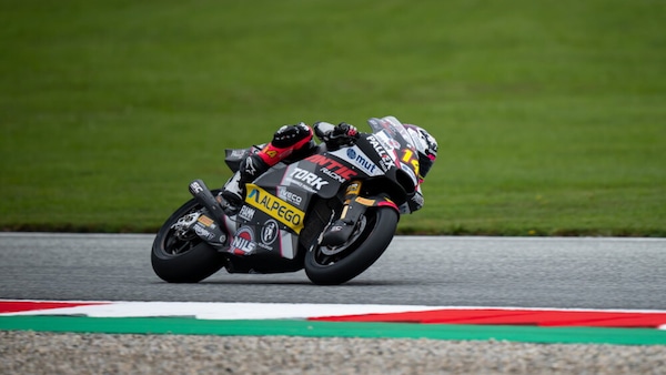 Moto2 Austria: Tony Arbolino è il più veloce sul bagnato, seguono Xabi Zurutuza e Aron Canet