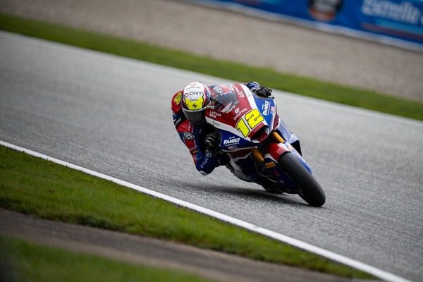 Moto2, Filip Salac conquista la pole dopo tre anni, Manuel Gonzalez lo tallona