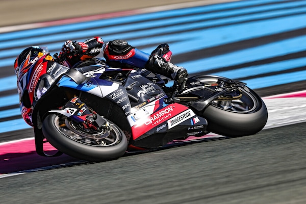 Bol d’Or, dopo tre ore BMW comanda davanti a Honda. Calia e Toba a terra
