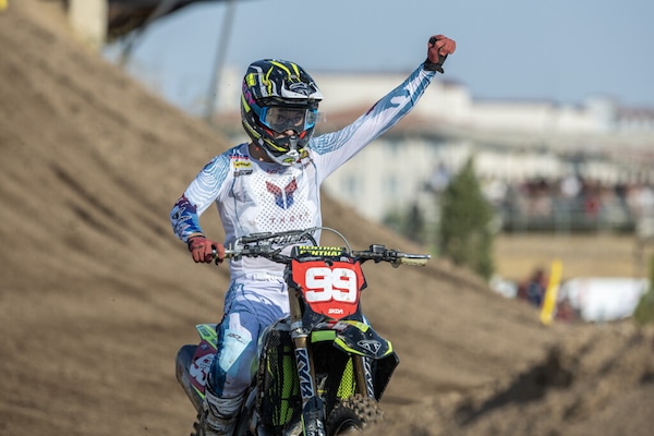 MX2: Farrés è il Campione del Mondo 2026!