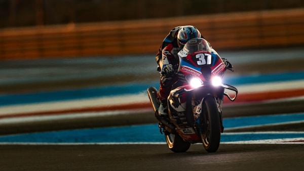 EWC Bol d’Or, 17^ ora: BMW solitaria al comando, Honda prima in Superstock