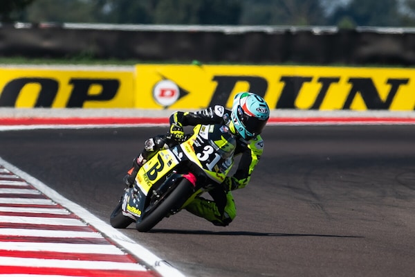 CIV: Cubeles (Moto3) vince una Gara 2 senza esclusione di colpi, Savino (Moto4) fa doppietta