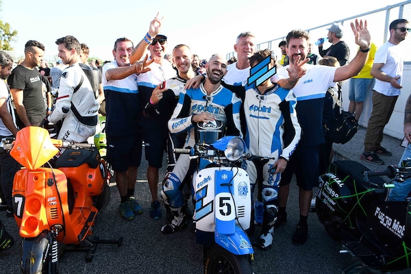 Due podi fantastici per la coppia del Team Vespa Polini nell’ardua 500 km Endurance di Pomposa