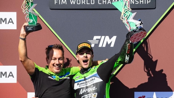 SSP: Alcoba riporta la Kawasaki al successo in Gara1, Farioli a podio