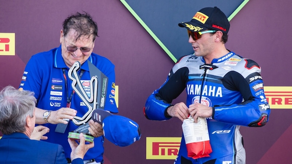 Arenas sfoglia la margherita: Go Eleven e ZXMOTO lo vogliono, Yamaha alle strette