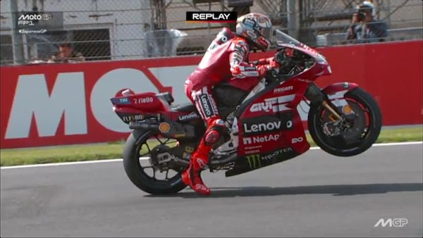 Márquez quasi disarcionato dalla Ducati: prova di partenza sfortunata per il campione del mondo