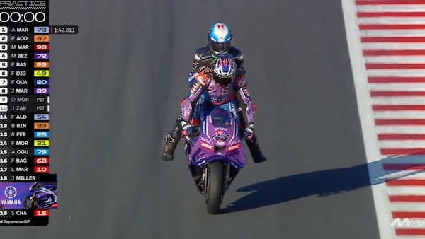 "Taxi Miller" in azione a Motegi: un passaggio a Rins... con tanto di stoppie!