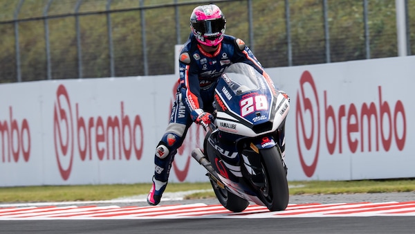 Colpo mondiale di Guevara in Moto2: vince in Giappone e González è K.O. prima del via, Arbolino chiude 2°