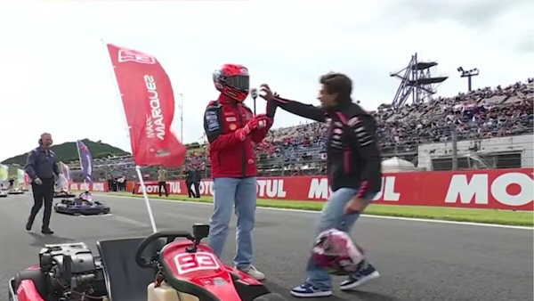 Márquez manda un sosia alla gara di kart, e Martín lo "sgama"