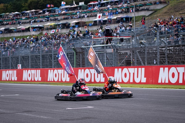 Dalla MotoGP a... Mario Kart: ecco i piloti della top class impegnati sui kart
