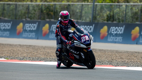 Moto2, Izan Guevara mette Manuel Gonzalez alle strette: pole a Mandalika, nono Tony Arbolino