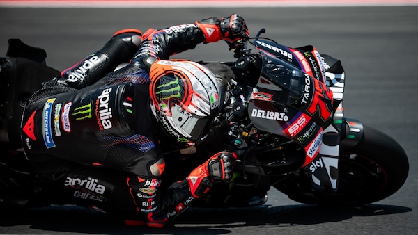 “Redemption song” di Bezzecchi a Mandalika: Marco vince e Aprilia fa poker