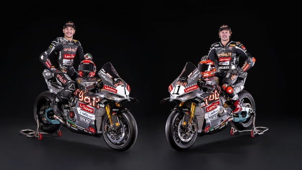 Ducati si tinge d'argento: Bulega e Lecuona celebrano la 750 Imola Desmo a Jerez