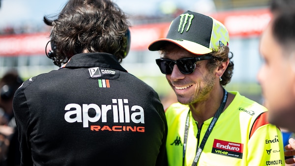 MotoGP, Valentino Rossi incorona Antonelli e su Bezzecchi: "Titolo? È difficile, però..."