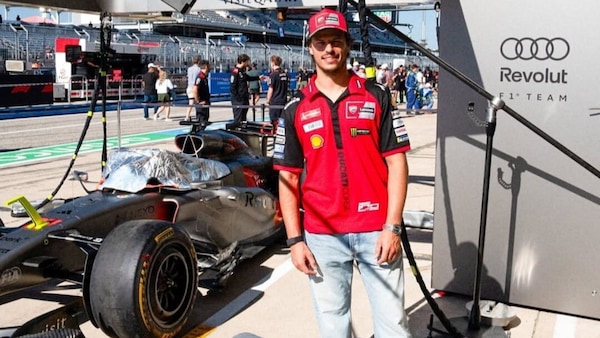 Nicolò Bulega si gode la Formula 1 ad Austin dal box Audi