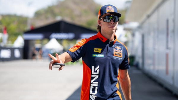 MotoGP, Acosta su Marc Marquez: "Lui e Valentino Rossi allo stesso livello, sono i migliori della storia"